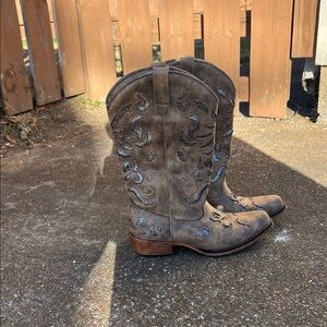 Natural Reflections Brown Western Cowboy Boots with Sparkle Embroidered Design